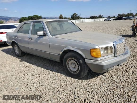 1984 Mercedes-Benz 300 SD с VIN WDBCB20A7EA024551, выставлен на аукционе Copart как лот 70567535 с пробегом 285 421 миль миль и Списание • Salvage title. История ставок и продаж доступна на DreamBid. Изображение 4.