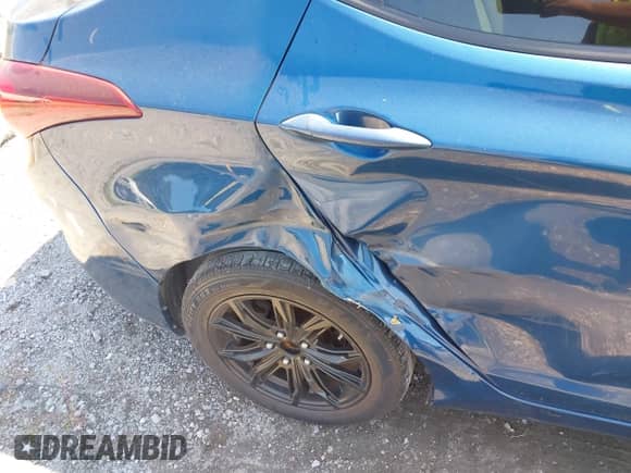 2014 Hyundai Elantra Limited with VIN KMHDH4AE8EU111659, listed as a IAAI auction lot 43136226 with 157,725 mi miles and . Bid and sale history available at DreamBid. Image 6.