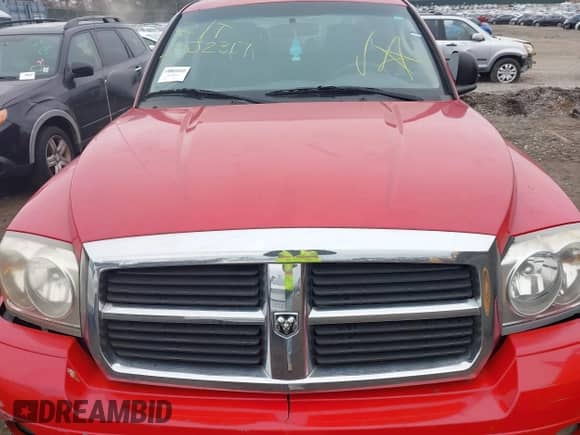 2007 Dodge Dakota SLT with VIN 1D7HW48N77S128359, listed as a IAAI auction lot 41735315 with Not provided miles and . Bid and sale history available at DreamBid. Image 10.