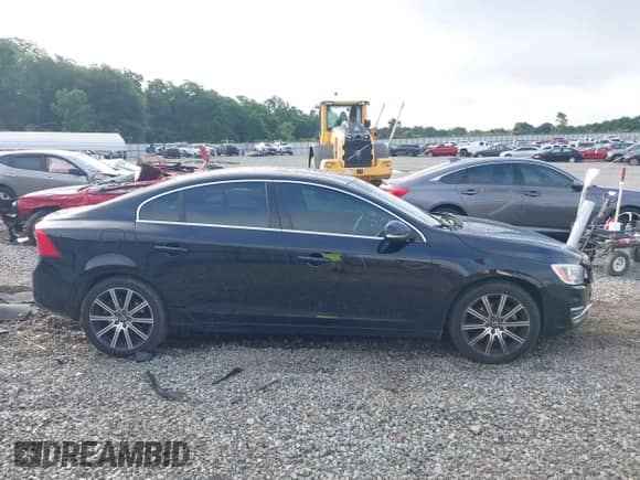 2017 Volvo S60 Inscription с VIN LYV402HKXHB126321, выставлен на аукционе IAAI как лот 42425194 с пробегом 175 975 миль миль и . История ставок и продаж доступна на DreamBid. Изображение 13.
