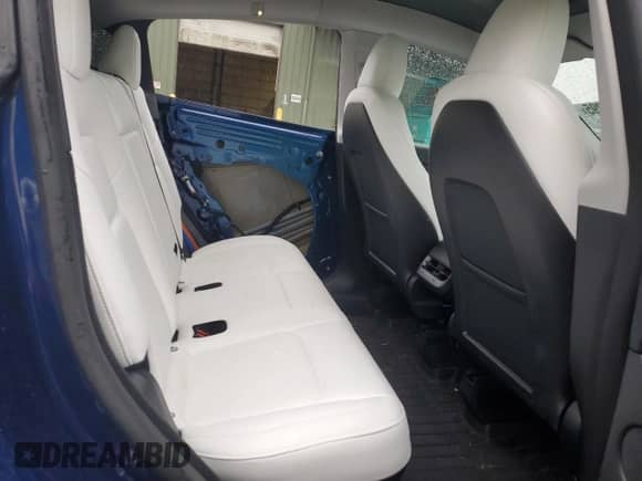 2024 Tesla Model Y Long Range with VIN 7SAYGDEE4RF986774, listed as a Copart auction lot 89833295 with 3,503 mi miles and Salvage title. Bid and sale history available at DreamBid. Image 11.