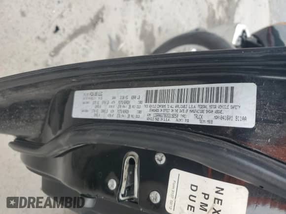 2016 Ram 1500 Big Horn z VIN 1C6RR6GT8GS319250, wystawiony jako Copart lot #60797085 z przebiegiem 101 977 mil mil oraz Szkoda całkowita • Salvage title. Historia ofert i sprzedaży dostępna na DreamBid. Obrazek 13.