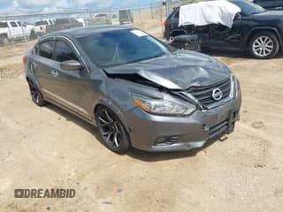 2016 Nissan Altima SV z VIN 1N4AL3AP7GC289563, wystawiony jako IAAI lot #42764058 z przebiegiem 151 947 mil mil oraz . Historia ofert i sprzedaży dostępna na DreamBid. Obrazek 1.