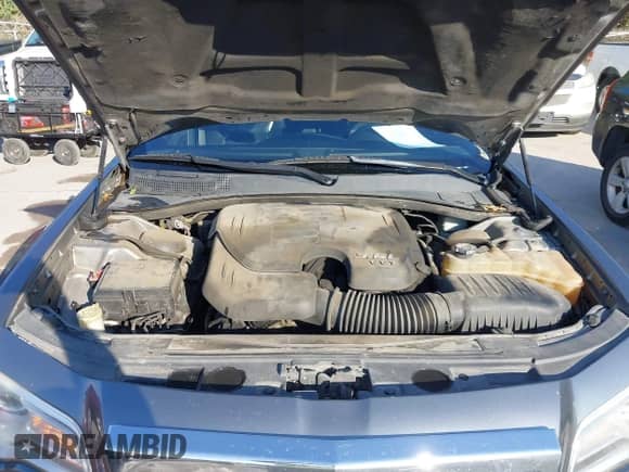 2011 Chrysler 300 Limited с VIN 2C3CA5CG9BH585602, выставлен на аукционе IAAI как лот 43477099 с пробегом 282 242 миль миль и . История ставок и продаж доступна на DreamBid. Изображение 10.