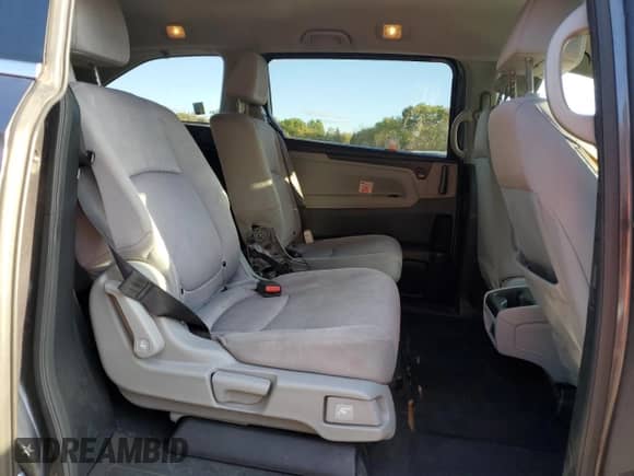 2020 Honda Odyssey LX with VIN 5FNRL6H20LB047462, listed as a Copart auction lot 82296145 with 61,618 mi miles and Salvage title. Bid and sale history available at DreamBid. Image 11.