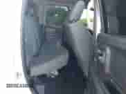 2013 Ram 1500 Tradesman z VIN 1C6RR6FP0DS509897, wystawiony jako IAAI lot #42531385 z przebiegiem 298 076 mil mil oraz . Historia ofert i sprzedaży dostępna na DreamBid. Obrazek 8.