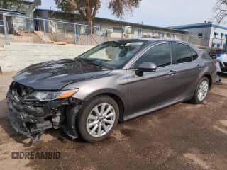 2019 Toyota Camry SE z VIN 4T1B11HK5KU756920, wystawiony jako Copart lot #66036025 z przebiegiem 127 208 mil mil oraz Szkoda całkowita • Salvage title. Historia ofert i sprzedaży dostępna na DreamBid. Obrazek 1.