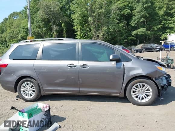 2016 Toyota Sienna XLE с VIN 5TDYK3DC6GS713124, выставлен на аукционе IAAI как лот 42942115 с пробегом 143 970 миль миль и . История ставок и продаж доступна на DreamBid. Изображение 13.