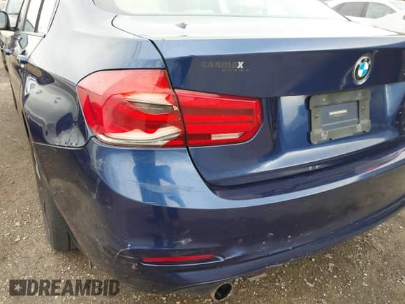 2016 BMW 3 Series 320i with VIN WBA8E1G54GNT35171, listed as a IAAI auction lot 43253543 with 173,115 mi miles and . Bid and sale history available at DreamBid. Image 18.