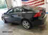 2014 Volvo S60 T5 z VIN YV1612FH9E2281222, wystawiony jako Copart lot #68621155 z przebiegiem 132 262 mil mil oraz Szkoda całkowita • Salvage title. Historia ofert i sprzedaży dostępna na DreamBid. Obrazek 2.