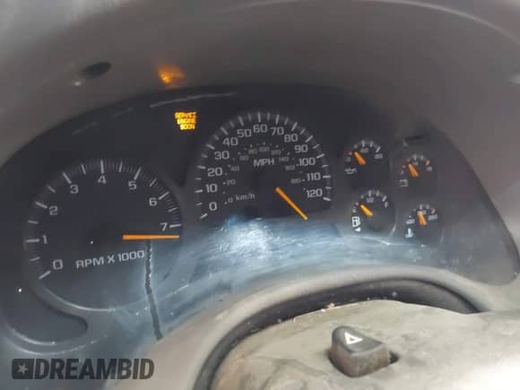 2004 Chevrolet TrailBlazer LS z VIN 1GNDT13S042230148, wystawiony jako IAAI lot #43076531 z przebiegiem Nie podano mil oraz . Historia ofert i sprzedaży dostępna na DreamBid. Obrazek 7.