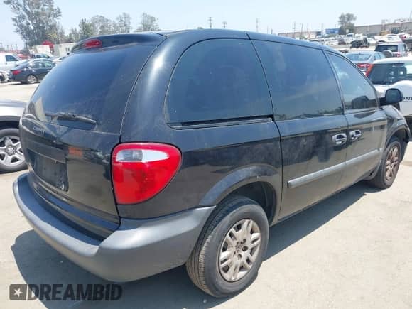 2006 Dodge Caravan SE with VIN 1D4GP25B96B630387, listed as a IAAI auction lot 42477971 with 82,792 mi miles and . Bid and sale history available at DreamBid. Image 4.