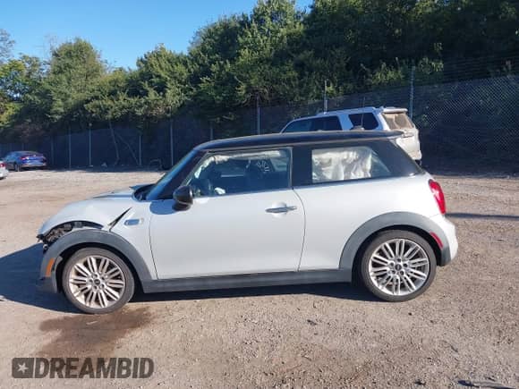 2015 MINI Hardtop S с VIN WMWXP7C59F2A58681, выставлен на аукционе IAAI как лот 43415107 с пробегом 103 468 миль миль и . История ставок и продаж доступна на DreamBid. Изображение 14.