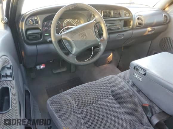 1999 Dodge 3500 с VIN 1B7MC3361XJ646338, выставлен на аукционе Copart как лот 82956324 с пробегом 180 651 миль миль и Списание • Salvage title. История ставок и продаж доступна на DreamBid. Изображение 8.