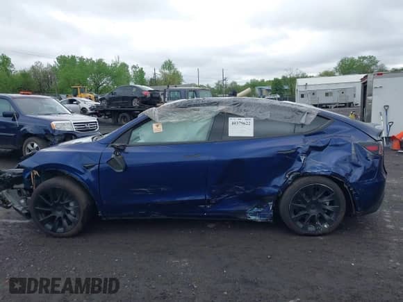 2023 Tesla Model Y Long Range с VIN 7SAYGAEE9PF846733, выставлен на аукционе IAAI как лот 40379622 с пробегом 19 341 миль миль и . История ставок и продаж доступна на DreamBid. Изображение 6.