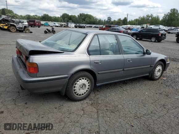 1990 Honda Accord EX z VIN JHMCB7563LC072616, wystawiony jako Copart lot #67892284 z przebiegiem 218 918 mil mil oraz Szkoda całkowita • Salvage title. Historia ofert i sprzedaży dostępna na DreamBid. Obrazek 3.