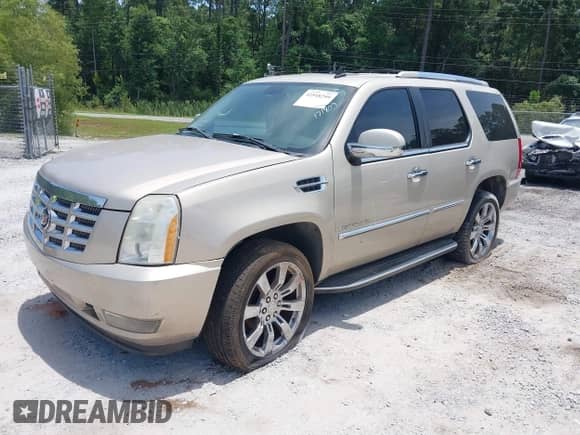 2007 Cadillac Escalade с VIN 1GYFK63827R171809, выставлен на аукционе IAAI как лот 42518259 с пробегом 208 059 миль миль и . История ставок и продаж доступна на DreamBid. Изображение 2.