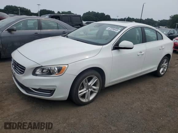 2015 Volvo S60 T5 Premier z VIN YV1612TBXF1310718, wystawiony jako Copart lot #67234645 z przebiegiem 151 555 mil mil oraz Szkoda całkowita • Salvage title. Historia ofert i sprzedaży dostępna na DreamBid. Obrazek 1.