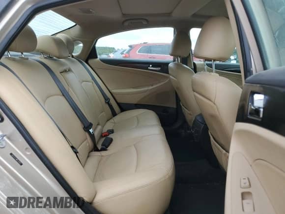 2012 Hyundai Sonata SE z VIN 5NPEC4AC8CH320400, wystawiony jako Copart lot #81607755 z przebiegiem 121 655 mil mil oraz Szkoda całkowita • Salvage title. Historia ofert i sprzedaży dostępna na DreamBid. Obrazek 10.