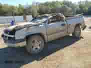 2005 Chevrolet Silverado 1500 z VIN 1GCEC14T85Z121465, wystawiony jako Copart lot #81165044 z przebiegiem 184 695 mil mil oraz Szkoda całkowita • Salvage title. Historia ofert i sprzedaży dostępna na DreamBid. Obrazek 1.