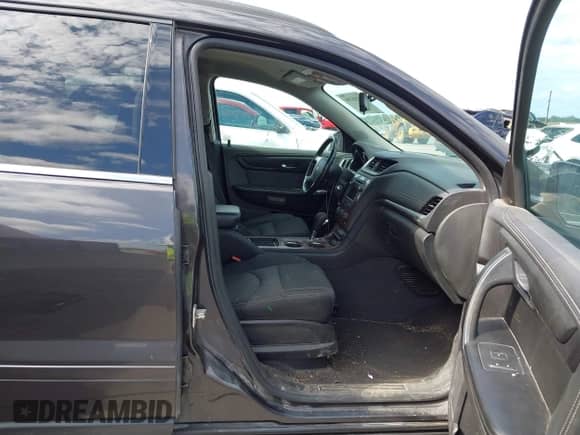 2014 Chevrolet Traverse LT with VIN 1GNKVGKD4EJ188176, listed as a IAAI auction lot 43255799 with 135,396 mi miles and . Bid and sale history available at DreamBid. Image 5.
