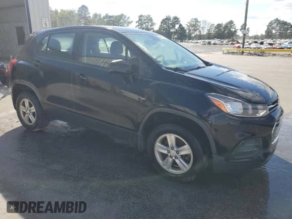 2017 Chevrolet Trax LS z VIN 3GNCJNSB4HL278041, wystawiony jako Copart lot #71124045 z przebiegiem 133 318 mil mil oraz Czysty tytuł • Clean title. Historia ofert i sprzedaży dostępna na DreamBid. Obrazek 4.