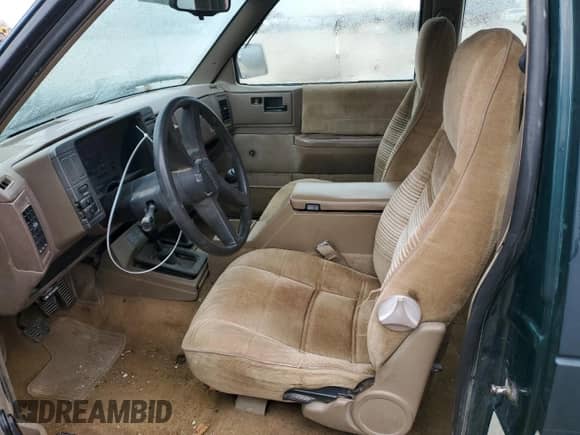 1993 Chevrolet S-10 с VIN 1GCCT19Z7P8167818, выставлен на аукционе Copart как лот 42318915 с пробегом 265 319 миль миль и Списание • Salvage title. История ставок и продаж доступна на DreamBid. Изображение 7.