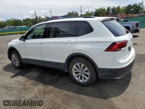 2018 Volkswagen Tiguan S z VIN 3VV0B7AX1JM082044, wystawiony jako Copart lot #66024195 z przebiegiem 223 482 mil mil oraz Szkoda całkowita • Salvage title. Historia ofert i sprzedaży dostępna na DreamBid. Obrazek 2.