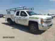 2015 Chevrolet Silverado 2500HD z VIN 1GB2KUEG6FZ131927, wystawiony jako Copart lot #61643155 z przebiegiem 183 962 mil mil oraz Szkoda całkowita • Salvage title. Historia ofert i sprzedaży dostępna na DreamBid. Obrazek 4.