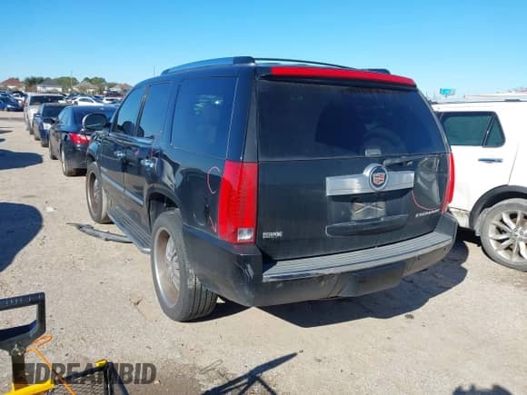 2009 Cadillac Escalade with VIN 1GYFC132X9R265628, listed as a IAAI auction lot 41230193 with 162,141 mi miles and . Bid and sale history available at DreamBid. Image 3.