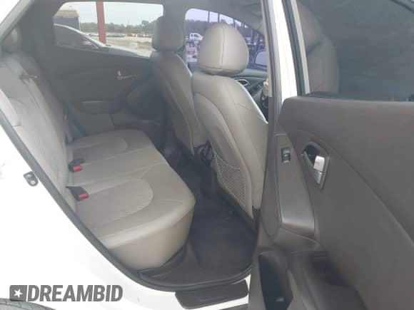 2015 Hyundai Tucson SE z VIN KM8JU3AG5FU046121, wystawiony jako IAAI lot #43123923 z przebiegiem 159 544 mil mil oraz . Historia ofert i sprzedaży dostępna na DreamBid. Obrazek 8.