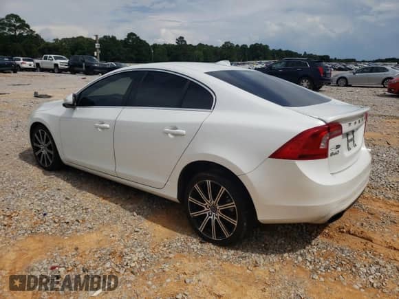2015 Volvo S60 T5 Drive-E Platinum с VIN YV140MFM0F2355504, выставлен на аукционе Copart как лот 60310125 с пробегом 93 375 миль миль и Списание • Salvage title. История ставок и продаж доступна на DreamBid. Изображение 2.