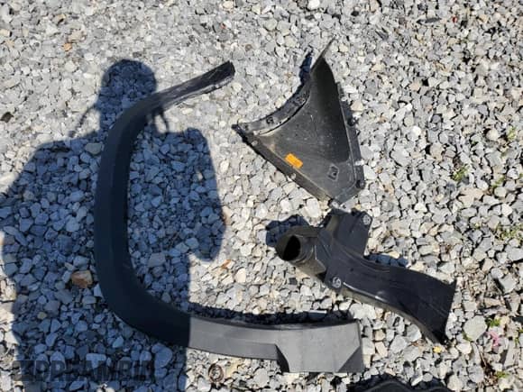 2025 Chevrolet Equinox FWD LT z VIN 3GNAXHEG2SL219981, wystawiony jako Copart lot #51640115 z przebiegiem Nie podano mil oraz Czysty tytuł • Clean title. Historia ofert i sprzedaży dostępna na DreamBid. Obrazek 13.