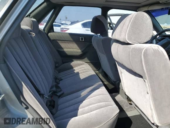 1990 Toyota Camry with VIN JT2VV22E3L3003353, listed as a Copart auction lot 68489125 with 131,662 mi miles and Clean title. Bid and sale history available at DreamBid. Image 10.