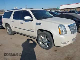 2012 Cadillac Escalade ESV Platinum Edition с VIN 1GYS4KEF6CR146287, выставлен на аукционе IAAI как лот 41418789 с пробегом 147 883 миль миль и . История ставок и продаж доступна на DreamBid. Изображение 1.