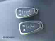 2021 Chevrolet Equinox LT z VIN 3GNAXUEV2ML306791, wystawiony jako IAAI lot #43080775 z przebiegiem 61 555 mil mil oraz . Historia ofert i sprzedaży dostępna na DreamBid. Obrazek 11.