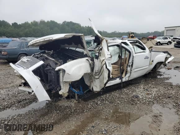 2010 GMC Sierra 1500 Denali z VIN 3GTRKXE29AG122910, wystawiony jako Copart lot #72068604 z przebiegiem 112 571 mil mil oraz Szkoda całkowita • Salvage title. Historia ofert i sprzedaży dostępna na DreamBid. Obrazek 1.