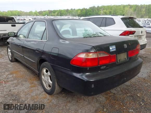 2000 Honda Accord EX z VIN 1HGCG6670YA111526, wystawiony jako IAAI lot #42174108 z przebiegiem Nie podano mil oraz . Historia ofert i sprzedaży dostępna na DreamBid. Obrazek 3.