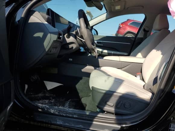 2025 Hyundai Sonata SEL with VIN KMHL64JA3SA471448, listed as a Copart auction lot 69394345 with 4,540 mi miles and Salvage title. Bid and sale history available at DreamBid. Image 7.