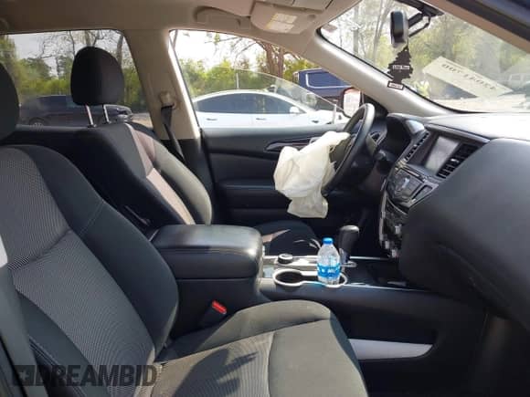 2019 Nissan Pathfinder SL with VIN 5N1DR2MM0KC577690, listed as a IAAI auction lot 42041700 with 133,392 mi miles and . Bid and sale history available at DreamBid. Image 5.