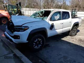 2020 Toyota Tacoma SR5 with VIN 3TYCZ5AN9LT004239, listed as a Copart auction lot 42490695 with 82,017 mi miles and Clean title. Bid and sale history available at DreamBid. Image 1.