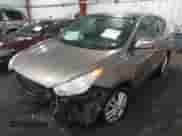 2013 Hyundai Tucson Limited z VIN KM8JU3AC6DU665868, wystawiony jako IAAI lot #42091680 z przebiegiem 129 492 mil mil oraz . Historia ofert i sprzedaży dostępna na DreamBid. Obrazek 18.