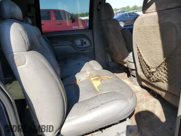1999 Chevrolet Suburban with VIN 1GNEC16RXXJ381103, listed as a Copart auction lot 80702955 with 169,904 mi miles and Salvage title. Bid and sale history available at DreamBid. Image 11.