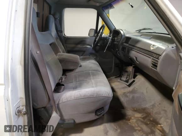 1995 Ford F-150 with VIN 1FTEF14N0SNB49515, listed as a Copart auction lot 50218605 with 113,242 mi miles and Salvage title. Bid and sale history available at DreamBid. Image 10.