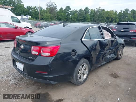 2015 Chevrolet Malibu LS z VIN 1G11A5SL3FF325083, wystawiony jako IAAI lot #42898658 z przebiegiem 201 076 mil mil oraz . Historia ofert i sprzedaży dostępna na DreamBid. Obrazek 4.