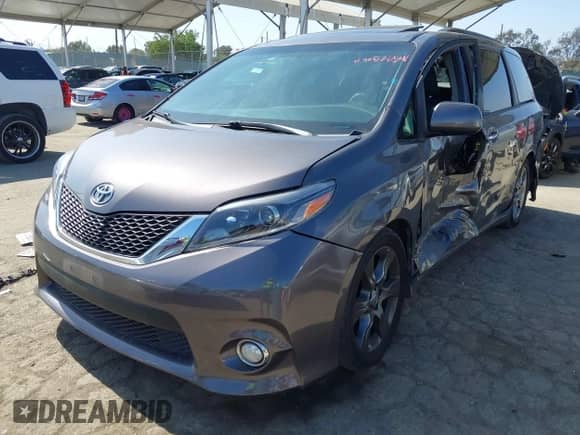 2016 Toyota Sienna SE with VIN 5TDXK3DC3GS727302, listed as a IAAI auction lot 42526541 with 162,518 mi miles and . Bid and sale history available at DreamBid. Image 2.