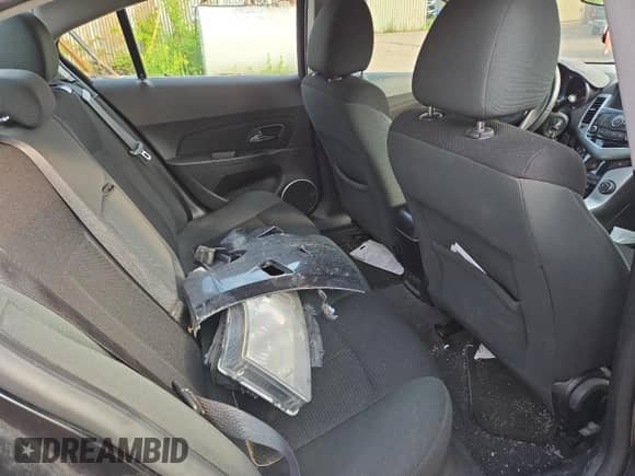 2011 Chevrolet Cruze 1LT z VIN 1G1PF5S96B7272898, wystawiony jako Copart lot #61713595 z przebiegiem 182 494 mil mil oraz Szkoda całkowita • Salvage title. Historia ofert i sprzedaży dostępna na DreamBid. Obrazek 10.