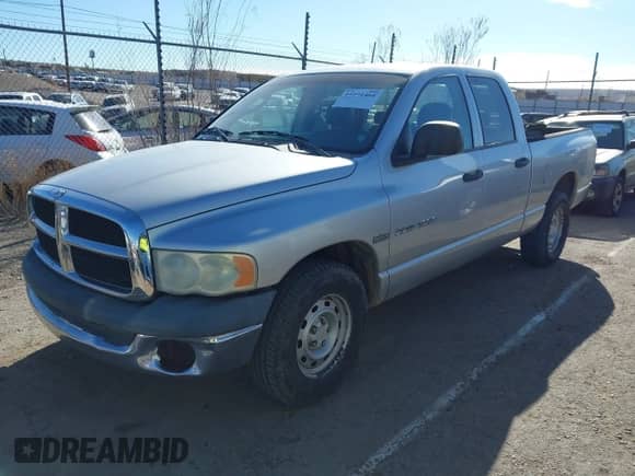 2004 Dodge 1500 ST z VIN 1D7HA18K94J100888, wystawiony jako IAAI lot #41271464 z przebiegiem 217 389 mil mil oraz . Historia ofert i sprzedaży dostępna na DreamBid. Obrazek 2.