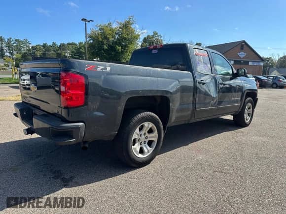2018 Chevrolet Silverado 1500 LT с VIN 1GCVKREC3JZ239904, выставлен на аукционе Copart как лот 72068375 с пробегом 147 700 миль миль и Чистый • Clean title. История ставок и продаж доступна на DreamBid. Изображение 4.