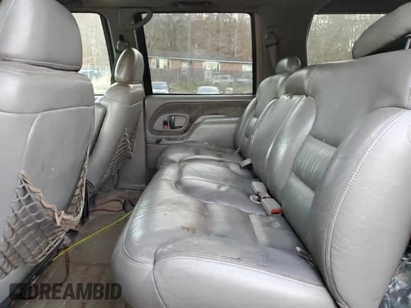 1998 Chevrolet Suburban с VIN 1GNGK26R8WJ342364, выставлен на аукционе Copart как лот 78850424 с пробегом 145 068 миль миль и Списание • Salvage title. История ставок и продаж доступна на DreamBid. Изображение 11.